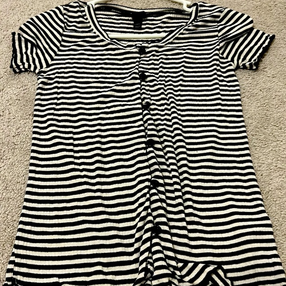 Top - Picture 1 of 1